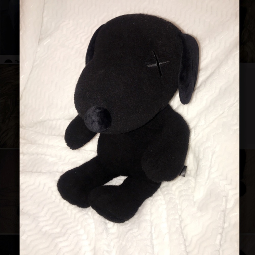 KAWS x Uniqlo x Peanuts Snoopy Plush (Large)